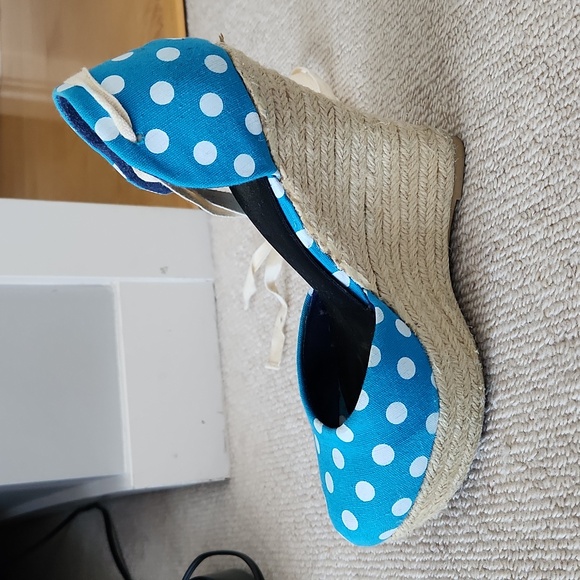 Blue polka dot picnic wedges - Picture 4 of 5